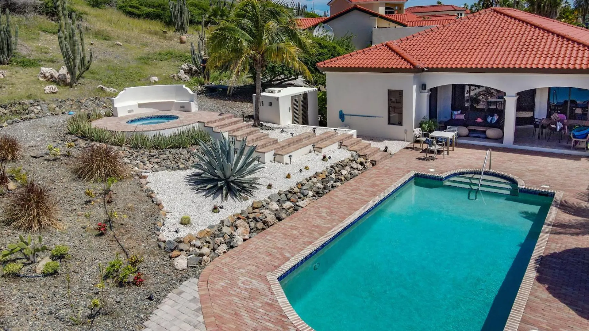 New Gorgeous Listing With Hot Tub Golf Course View In Tierra Del Sol Villa Malmok 0*,