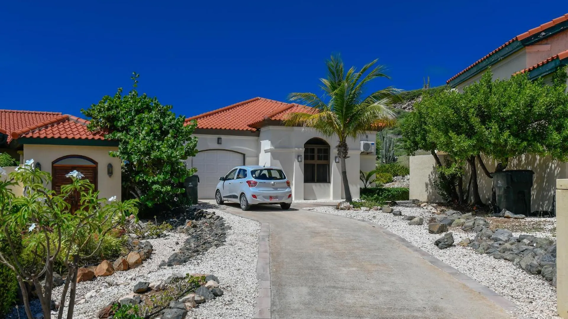 New Gorgeous Listing With Hot Tub Golf Course View In Tierra Del Sol Villa Malmok 0*,  Aruba
